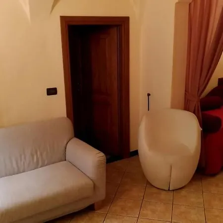 Host4u - Clementi House With Terrace In Cozy Italian Village